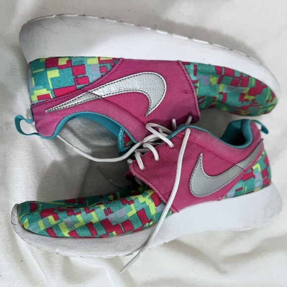Nike Roshe Run Printed Pink and Teal Green Sneakers Size 7 Y Casual Lightweight - Picture 6 of 7